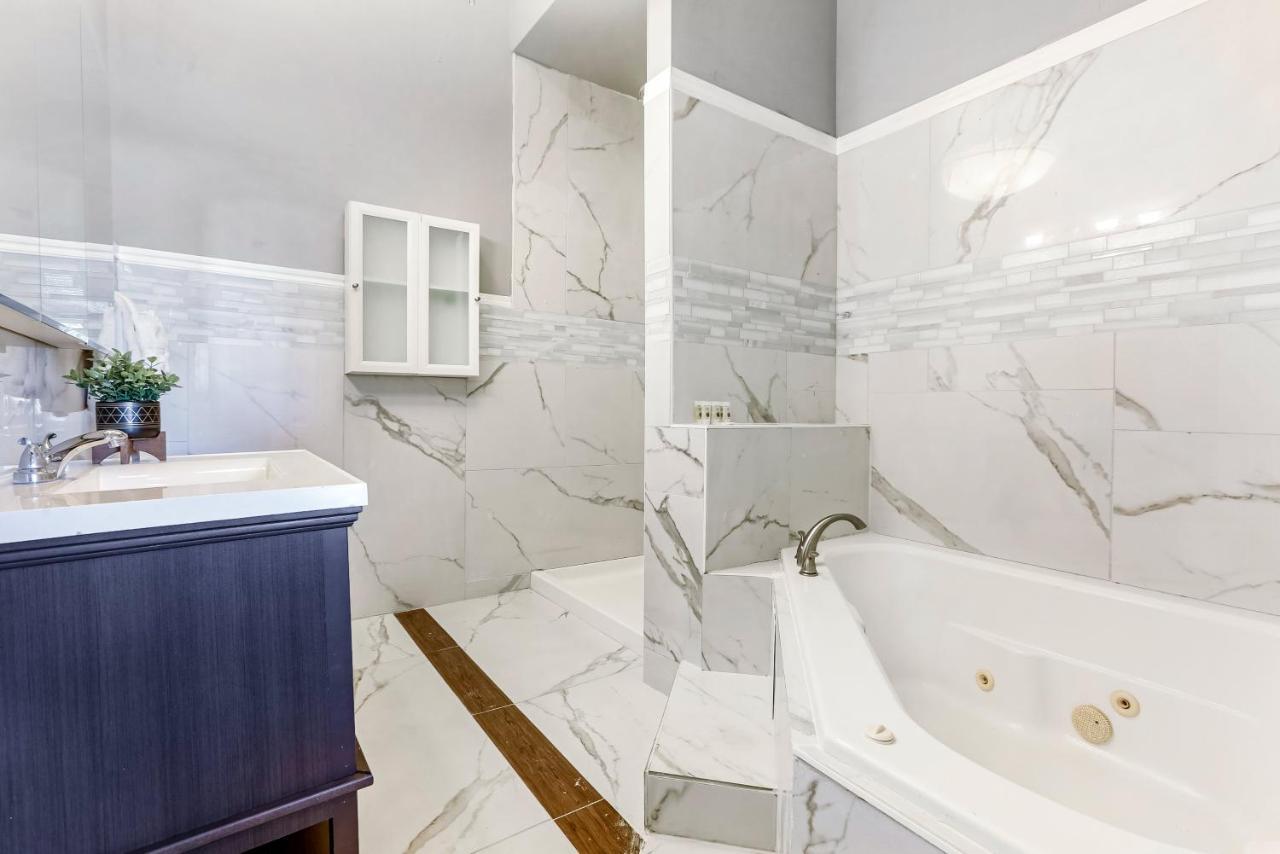 شقة 5Br Penthouse Steps To The Streetcar & Fq نيو أورلينز المظهر الخارجي الصورة